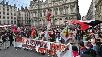 Des manifestants lors d'un rassemblement contre l'extrême droite, le 28 juin 2024 à Lyon (Rhône). (FR?D?RIC CHAMBERT / MAXPPP)