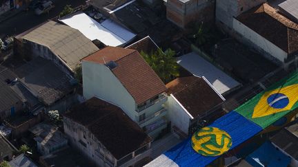 Une vue aérienne d'une rue de Manaus (Brésil) en juin 2014. (BRUNO KELLY / REUTERS)