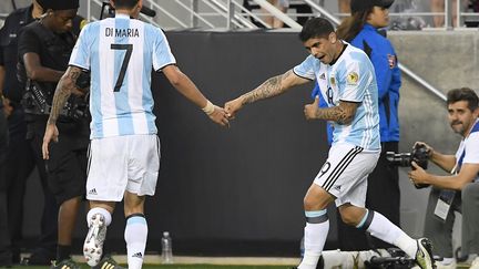 Angel Di Maria et Ever Banega (THEARON W. HENDERSON / GETTY IMAGES NORTH AMERICA)