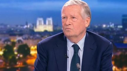 Alain Duhamel décrit un climat politique "malsain et anormal"