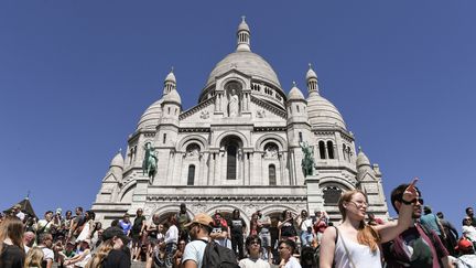 La basilique du Sacré-Coeur, à Paris, le 10 juillet 2022. (ALAIN JOCARD / AFP)