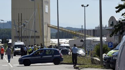 La gendarmerie a &eacute;galement arr&ecirc;t&eacute; un suspect. L'homme, qui ne portait pas de papiers sur lui,&nbsp;a &eacute;t&eacute; "identifi&eacute;", selon le pr&eacute;sident de la R&eacute;publique, Fran&ccedil;ois Hollande. (PHILIPPE DESMAZES / AFP)