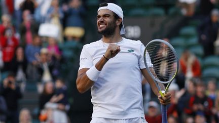 Matteo Berrettini lors des quarts de finale masculin de Wimbledon 2021&nbsp;à Londres, le 7 juillet 2021. (ADRIAN DENNIS / AFP)