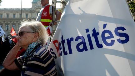 Une retraitée pendant une manifestation à Marseille (Bouches-du-Rhône), le 26 septembre 2017.&nbsp; (BORIS HORVAT / AFP)