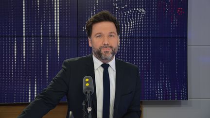 Hugues Renson, député LREM de Paris, invité de franceinfo le 30 avril 2018. (JEAN-CHRISTOPHE BOURDILLAT / RADIO FRANCE)