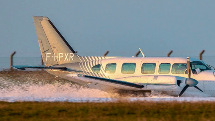 Charente-Maritime : l’atterrissage miraculeux d’un petit avion à La Rochelle (France 2)