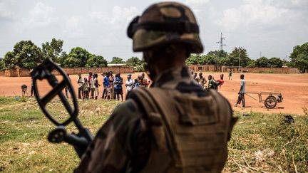 Des soldats de l'op&eacute;ration Sangaris en Centrafrique, le 11 f&eacute;vrier 2014. (NURPHOTO / AFP)