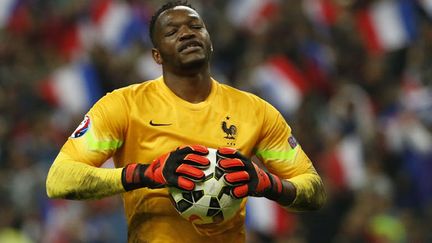 Le gardien de but tricolore Steve Mandanda