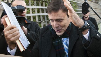 Le docteur Eufemiano Fuentes&nbsp;arrive au palais de justice de Madrid (Espagne), le 28 janvier 2013.&nbsp; (DANI POZO / AFP)