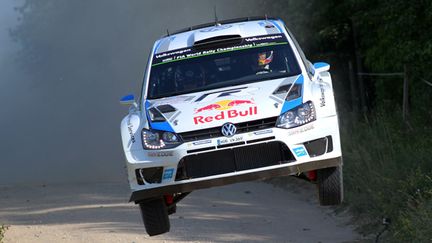 Le pilote français Sébastien Ogier décolle en Pologne (TOMASZ WASZCZUK / PAP)