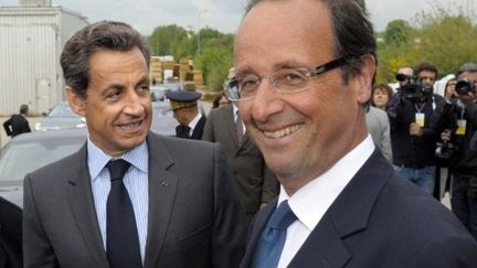 Nicolas Sarkozy et François Hollande à Egletons (Corrèze) le 28 avril 2011. (AFP - PHILIPPE WOJAZER)