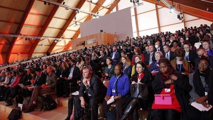 &nbsp; (Négociation prolongée pour les participants à la conférence sur le climat © Christophe Ena/AP/SIPA)