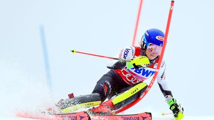 Après sa victoire lors du géant hier, Mikaela Shiffrin va tenter le doublé avec le slalom de Courchevel  (10h30). (TOM PENNINGTON / GETTY IMAGES NORTH AMERICA)