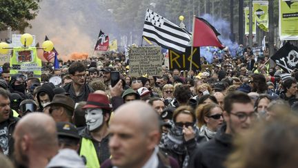 Des "gilets jaunes" manifestent à Nantes (Loire-Atlantique), le 11 mai 2019. (SEBASTIEN SALOM-GOMIS / AFP)