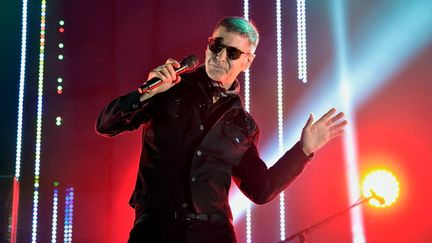 Etienne Daho&nbsp;sur scène au festival les Francofolies de La Rochelle, le 10 juillet 2015 (EDMOND SADAKA / RFI)