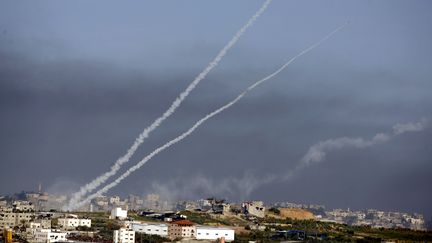 Un tir de roquettes depuis la bande de Gaza, le 4 janvier 2009. (PATRICK BAZ / AFP)