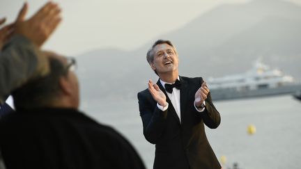 Le pr&eacute;sentateur du "Grand Journal", Antoine de Caunes, le 19 mai 2015 &agrave; Cannes (Alpes-Maritimes). (LOIC VENANCE / AFP)