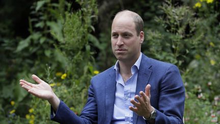 Le prince William, le 16 juillet 2020, à&nbsp;Peterborough, au Royaume-Uni.&nbsp; (KIRSTY WIGGLESWORTH / AFP)