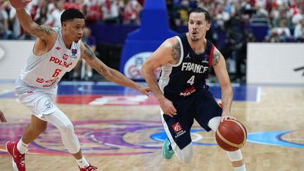 Thomas Heurtel lors de la rencontre entre la France et la Pologne à l'Eurobasket, le 16 septembre 2022. (SOEREN STACHE / DPA via AFP)