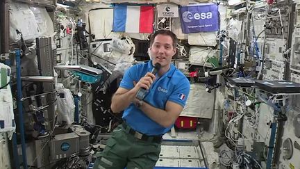 Le spationaute français Thomas Pesquet lors d'une interview depuis la Station spatiale internationale, le 30 mai 2017, trois jours avant son retour sur Terre. (EUROPEAN SPACE AGENCY / AFP)