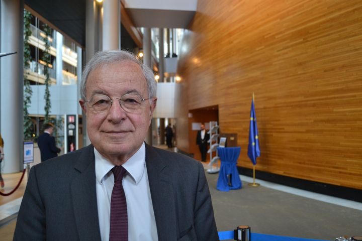 Alain Lamassoure, au Parlement européen à Strasbourg, le 17 avril 2019. (NOEMIE BONNIN / RADIO FRANCE)