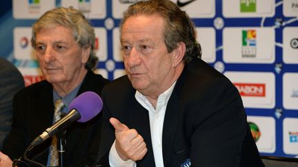 Jean-Pierre Louvel, le président du HAC (au centre), a enfin trouvé un repreneur pour son club.