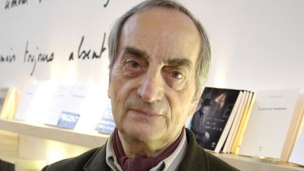 Charles Juliet, Goncourt de la poésie en 2013 pour l'ensemble de son oeuvre. Le prix sera désormais attribué le même jour que le Goncourt du premier roman et celui de la nouvelle.
