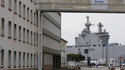 &nbsp; (Le "Vladivostok" à Saint-Nazaire, sur lequel viennent se former 400 marins russes. © REUTERS/Stephane Mahe)