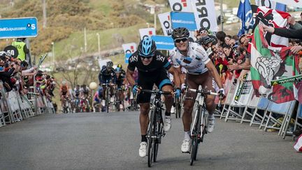 Sergio Henao (Sky) au coude à coude avec Carlos Betancourt (AG2R)