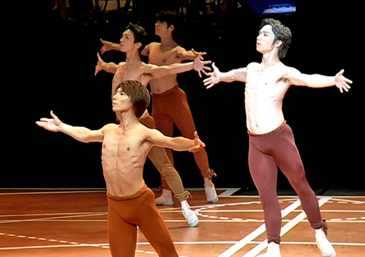 Gil Roman a convoqué le Béjart Ballet Lausanne, le Tokyo Ballet et l'orchestre philharmonique de Monte-Carlo pour réinventer la IX symphonie
 (France 3 / Culturebox)