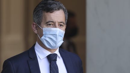 Le ministre de l'Intérieur Gérald Darmanin à la sortie du conseil des ministres sur le perron de l'Elysée, le 10 novembre 2021. (S?BASTIEN MUYLAERT / MAXPPP)