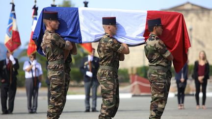 &nbsp; (Ceremonie funebre militaire pour un soldat français mort au Mali, le 4 septembre 2015 ©maxPPP)