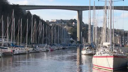 Covid-19 : la Bretagne, beaucoup moins touchée que le reste de la France&nbsp; (FRANCE  3)