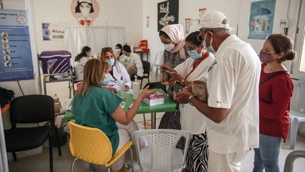 Centre de vaccination de la ville d'Ariana, près de la capitale Tunis, le 8 août 2021.&nbsp; (CHEDLY BEN IBRAHIM / NURPHOTO)