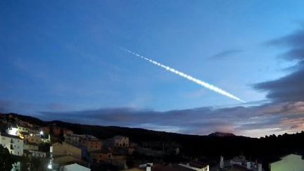 Le bolide du 16 janvier 2024, filmé depuis Zucaina (Espagne) par Vicent Ibàñez. (RADIO FRANCE / SPMN-CSIS)