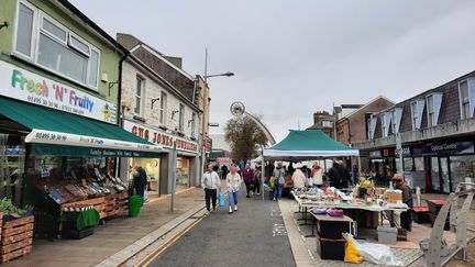 Une rue de&nbsp;Ebbw Vale,&nbsp;la ville galloise&nbsp;qui avait le plus largement voté en faveur du Brexit. (RICHARD PLACE / RADIO FRANCE)