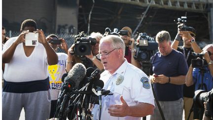 &nbsp; (.Le chef de la police de Ferguson, lors de la conférence de presse ce vendredi. © REUTERS/Lucas Jackson)