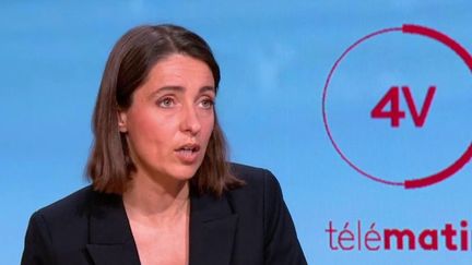 4V : "Il faut que le président de la République revienne à la raison", explique Sophie Binet (France 2)