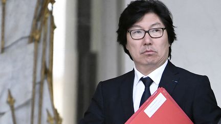 Jean-Vincent Placé leaves the Élysée Palace after a Council of Ministers meeting on April 26, 2017. (STEPHANE DE SAKUTIN / AFP)