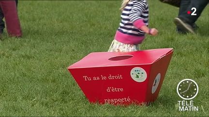 Une campagne de l'association Secours populaire pour Pâques. (France 2)