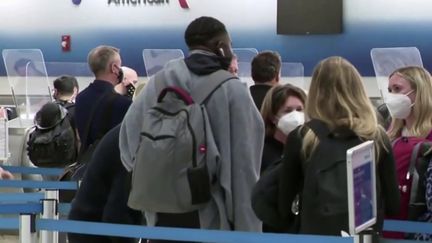 Port du masque : les incidents se multiplient à bord des avions