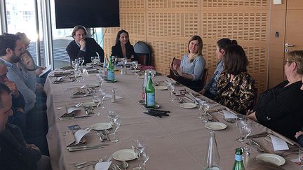 Le jury du Prix Roman France Téléviosns, avec François Busnel, président du jury de sélection, 22 mars 2017
 (Yasmina Jullien, France Télévisions)