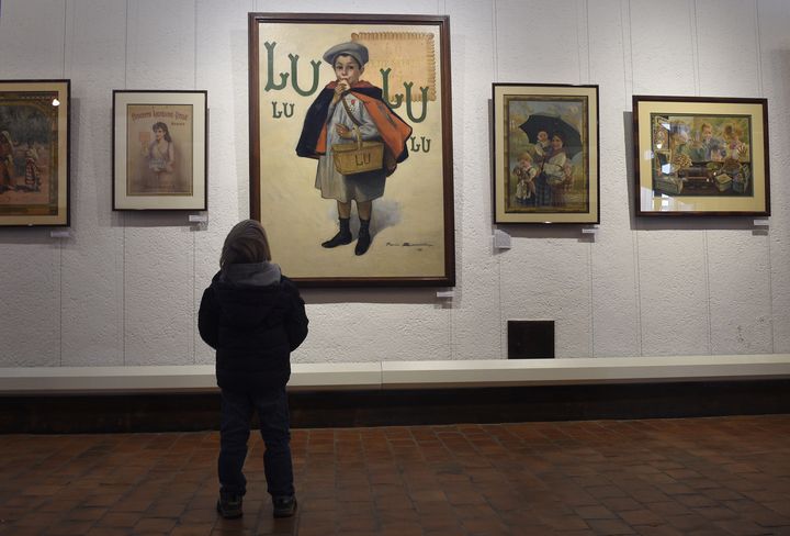 Tableau représentant "Le Petit écolier" créé en 1897 par Firmin Bouisset pour LU.&nbsp; (DAMIEN MEYER / AFP)