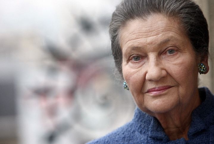 L'ancienne ministre centriste Simone Veil pose le 26 octobre 2007. (FRANCK FIFE / AFP)