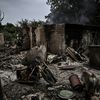 Une maison complètement détruite après un bombardement à&nbsp;Lyssytchansk, le 13 juin 2022. (ARIS MESSINIS / AFP)