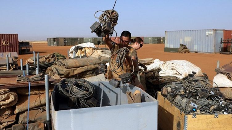 La force Barkhane se donne six mois pour quitter le Mali et se redéployer au Niger et dans les pays du golfe de Guinée. (THOMAS COEX / AFP)