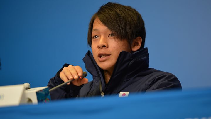 Ayumu Hirano lors d'une conf&eacute;rence de presse le 6 f&eacute;vrier 2014 &agrave; Sotchi (Russie).&nbsp; (PETER PARKS / AFP)