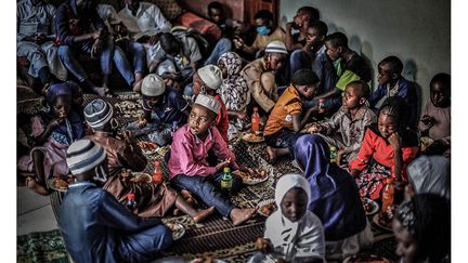 Ley Uwera est une photojournaliste indépendante basée à Goma et correspondante de la BBC en République démocratique du Congo. Elle est titulaire d'un diplôme de journalisme. Elle réalise des reportages sur les conflits et documente l'évolution sociale et culturelle de la partie orientale du continent africain, avec un intérêt particulier pour le Congo. Ley est contributrice pour Everyday Africa et est membre de la Fondation internationale des femmes dans les médias.&nbsp; &nbsp; (LEY UWERA POUR LA FONDATION CARMIGNAC)