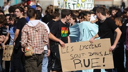 Manifestation de centaines de lycéens contre la réforme des retraites à Toulouse, jeudi 7 octobre 2010. (AFP - Eric Cabanis)