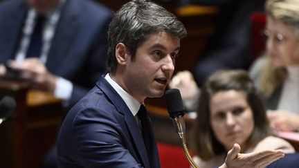 Le Premier ministre Gabriel Attal devant l'Assemblée nationale mardi 26 mars 2024. (JULIEN DE ROSA / AFP)